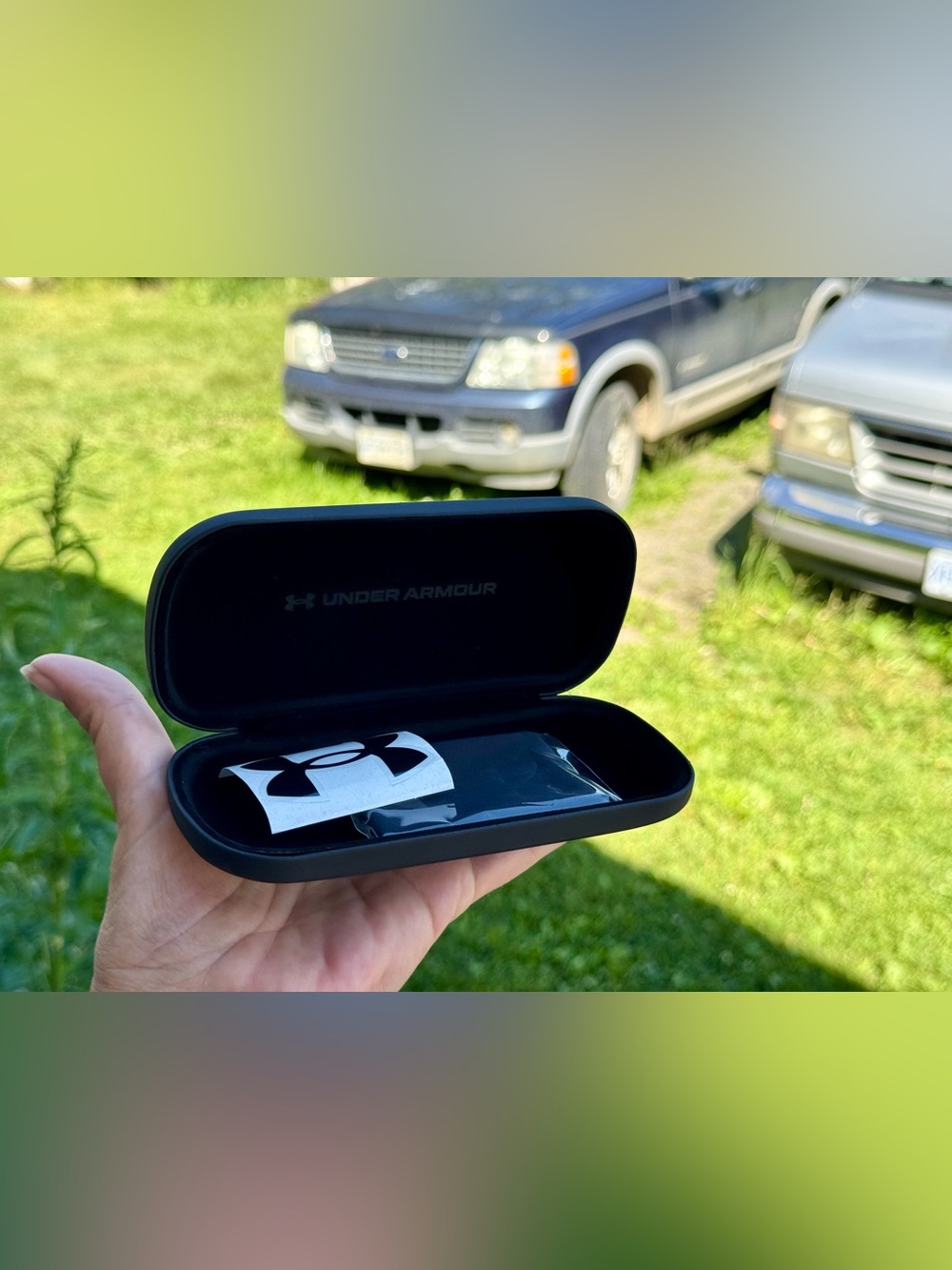 NEW Under Armour Hard Eyeglass Case w/ Cleaning Cloth Black Authentic UA